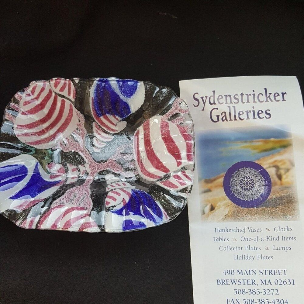 Sydenstricker Glass Trinket Dish Seashells Fused Art Glass Red White Blue 5 x 6